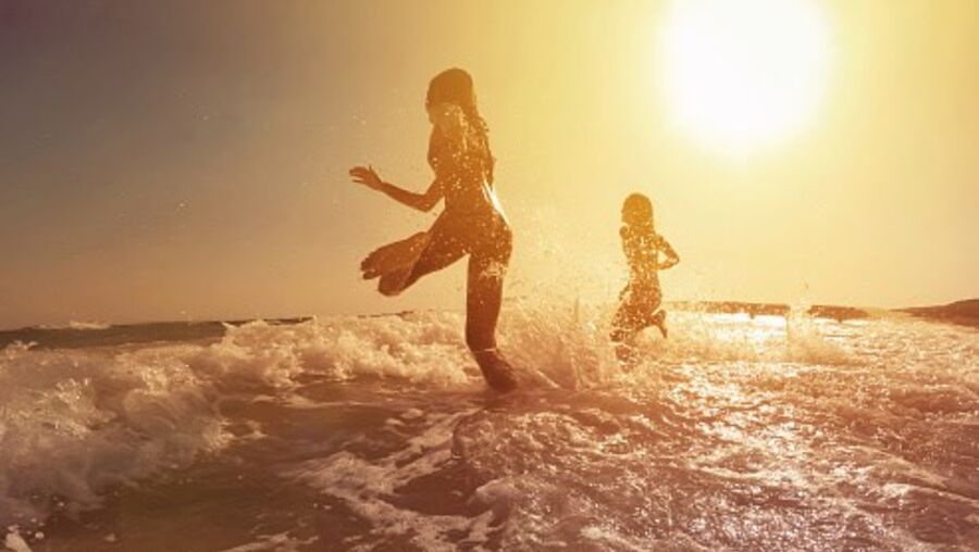 Jovens na praia