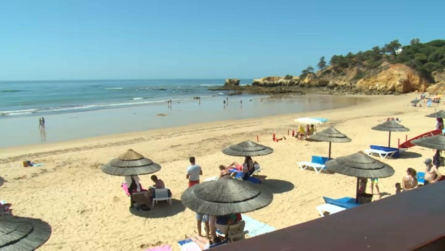 Há 12 distritos de Portugal continental em aviso amarelo devido ao calor