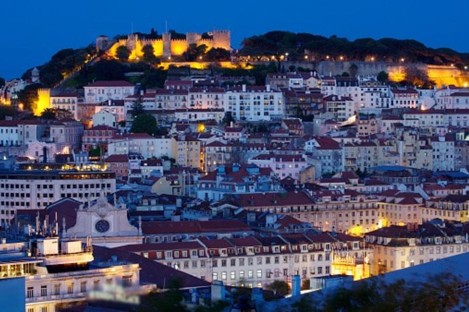Vista do Miradouro de São Pedro de Alcântara, em Lisboa