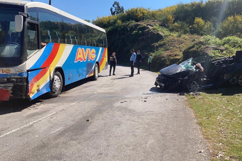 Acidente com autocarro escolar em Arcos de Valdevez	