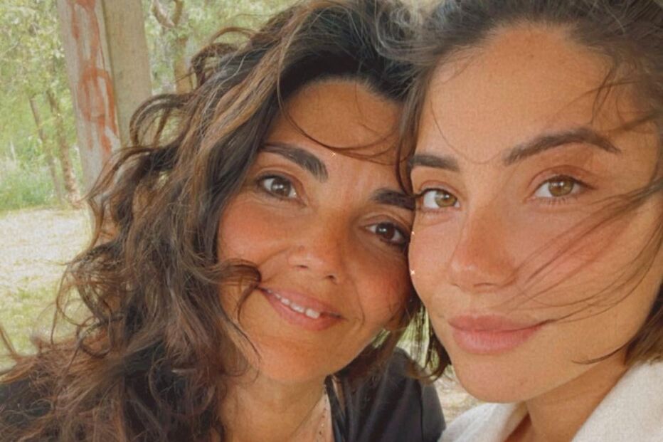 Carolina Carvalho e a mãe