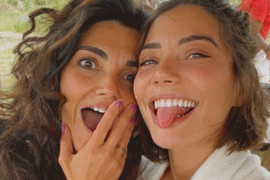 Carolina Carvalho e a mãe