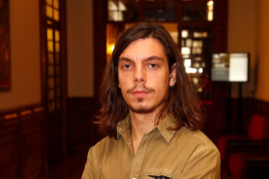 Luís Monteiro tem 28 anos e é deputado do Bloco desde 2015