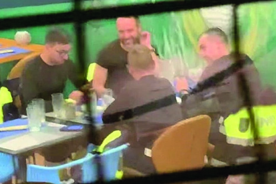 GNR filmados em jantar autorizado pela DGS, em Alvor, Portimão 