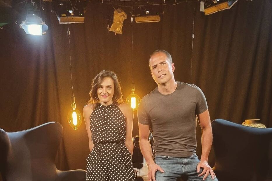 Ricardo Araújo Pereira com a comediante 'Bumba na Fofinha'