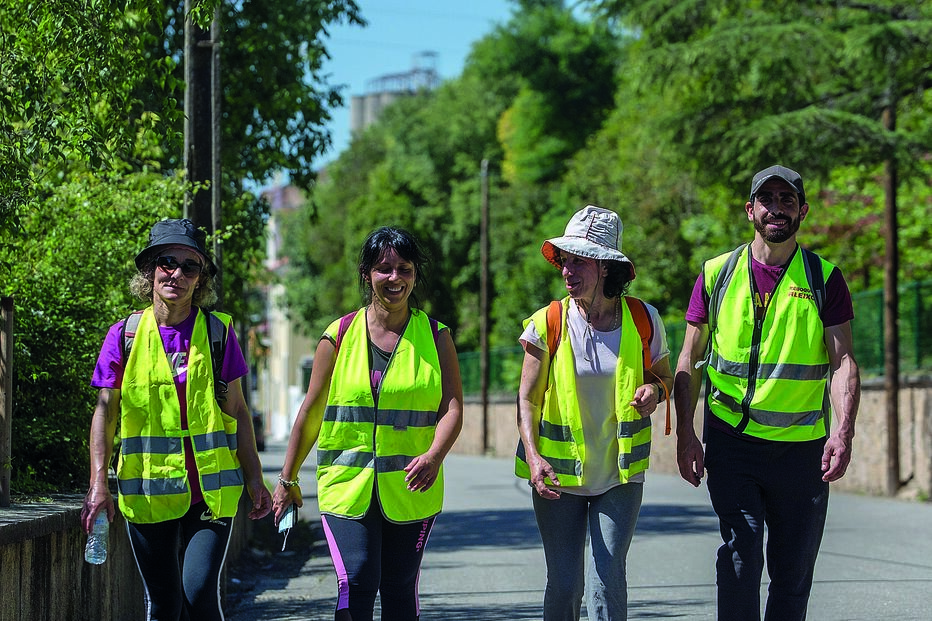 Família de peregrinos de Oliveira de Azeméis a caminho do Santuário 