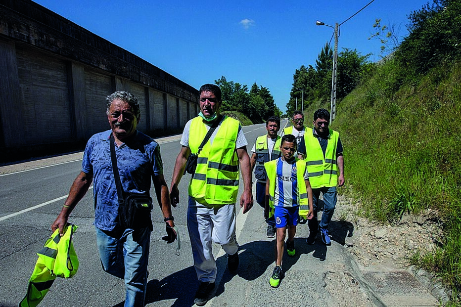 Apelo da fé leva peregrinos de Albergaria-a-Velha a trilhar os cerca de 140 quilómetros até ao Santuário de Fátima   