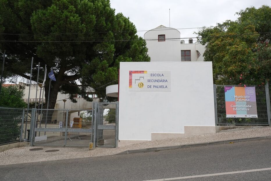 Caso em escola secundária