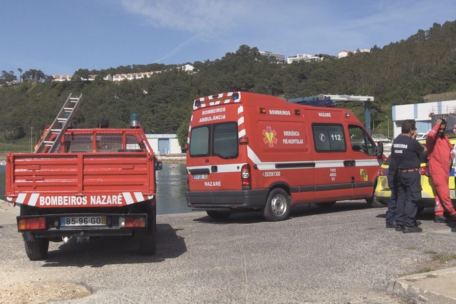 Bombeiros transportaram menina