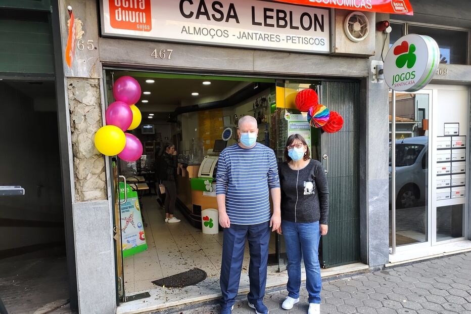 Ponto de venda de referência na rua Soares dos Reis, em Mafamude