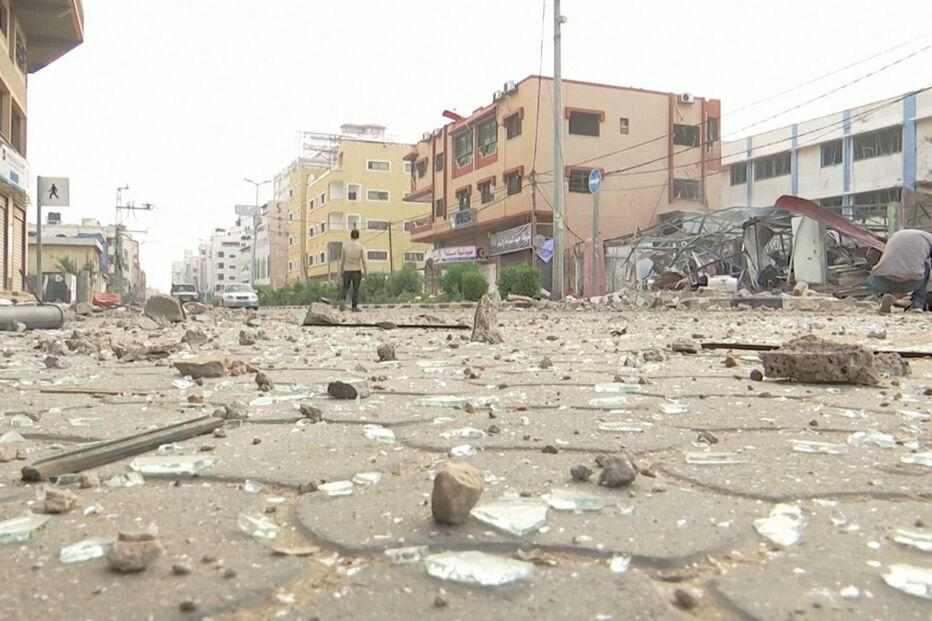 2021-05-11_11_31_01 Destruição em Gaza após noite de fogo cruzado entre Israel e Palestina_cm_1.jpg