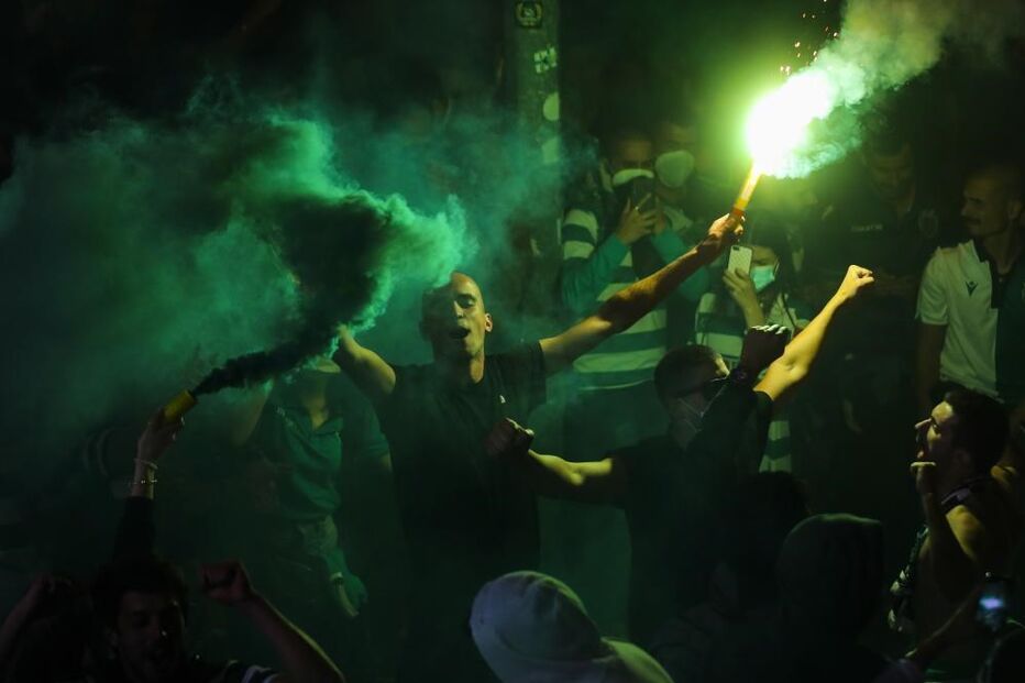 Adeptos do Sporting festejam conquista do campeonato 