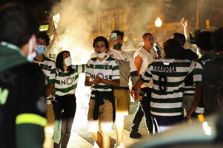 Adeptos festejam conquista do título do Sporting na Madeira