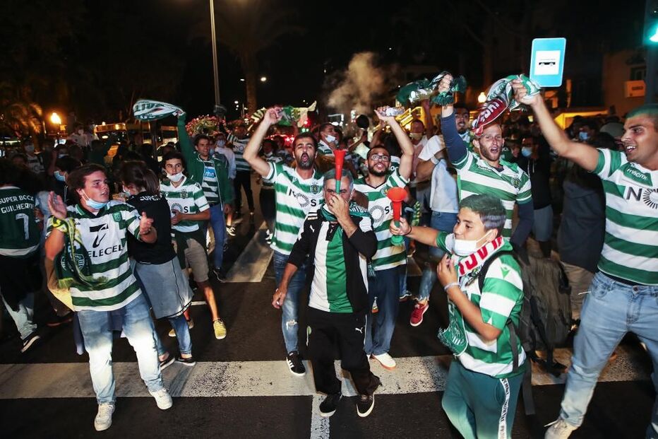 Adeptos festejam conquista do título do Sporting na Madeira