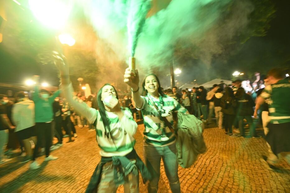 Adeptos do Sporting conquistam do título nacional em Coimbra