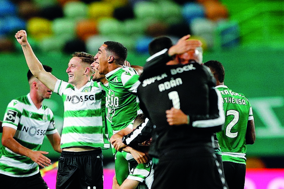 Após um encontro sofrido, devido à incerteza do resultado até final, os jogadores do Sporting festejaram. Paulinho e Rami (Boavista) protagonizaram um duelo intenso no relvado   