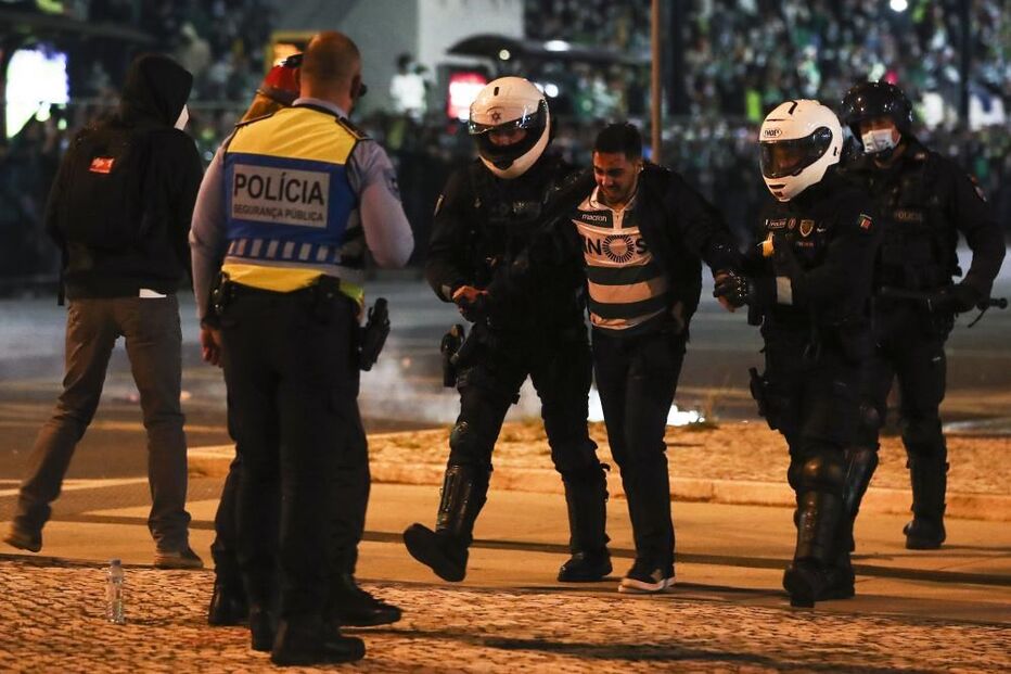 Adepto ferido durante confrontos no Marquês