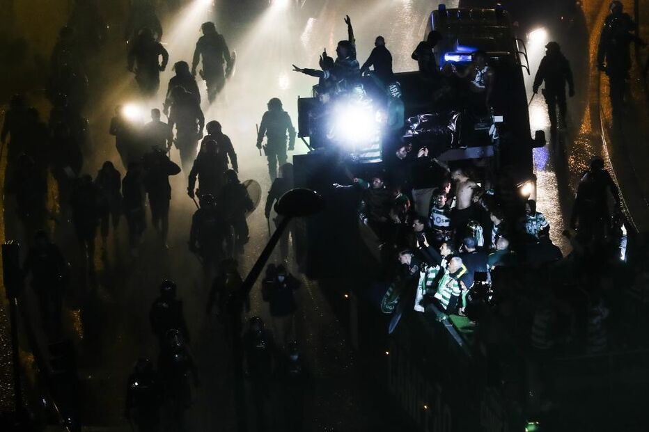 Adeptos do Sporting festejam campeonato