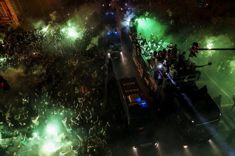 Adeptos do Sporting festejam campeonato