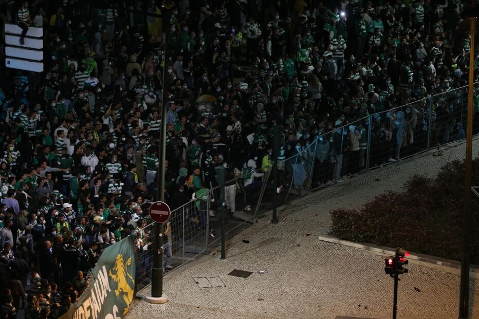 Adeptos do Sporting festejam campeonato