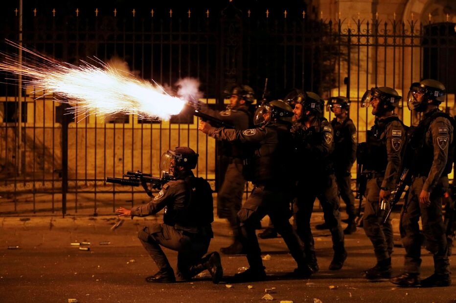 Polícia israelita dispara arma durante protestos palestinianos