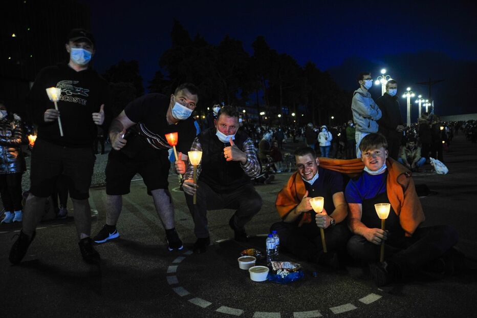 Santuário de Fátima ilumina-se durante Procissão das Velas
