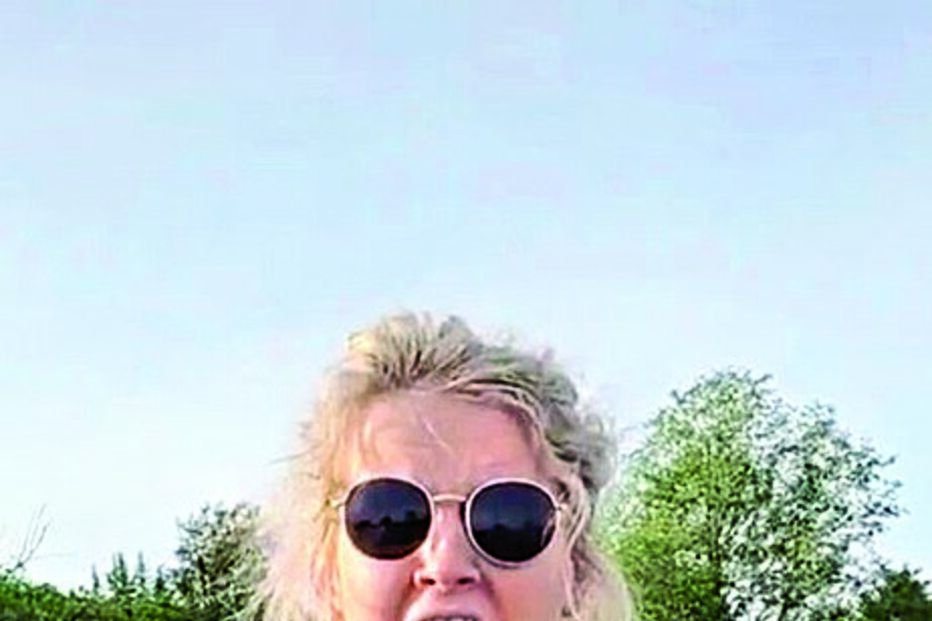 Pede namorada em casamento com anel de noivado escondido em biscoito