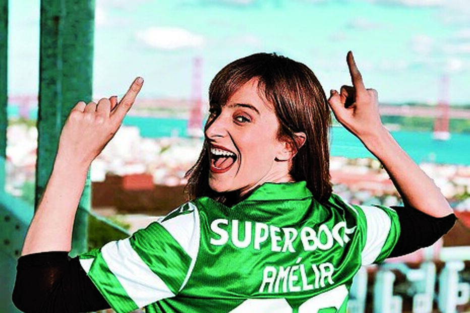 Sara Prata com camisola dos leões