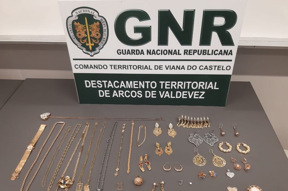 Mulher de 38 anos Rouba 30 mil euros em joias à sogra do filho