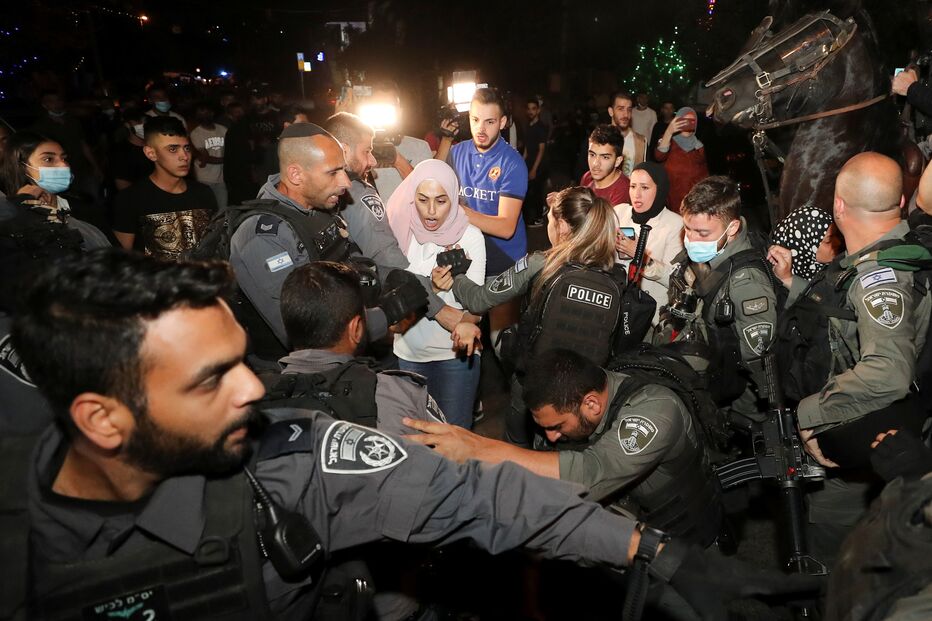 Decisão do tribunal sobre casas no bairro Sheikh Jarrah provoca tensão entre palestinianos e polícia