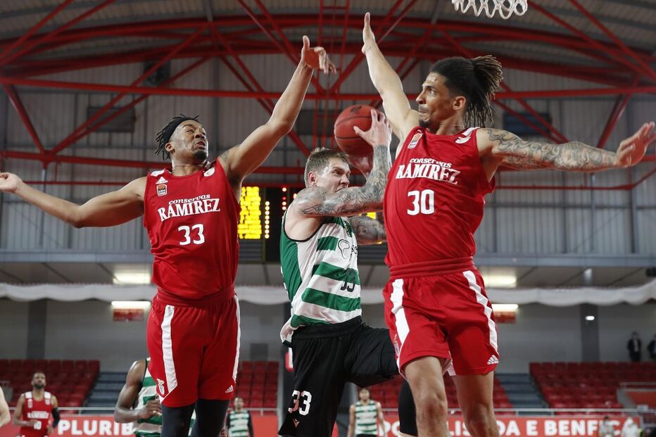 Meias-de-Final Benfica-Sporting em basquetebol