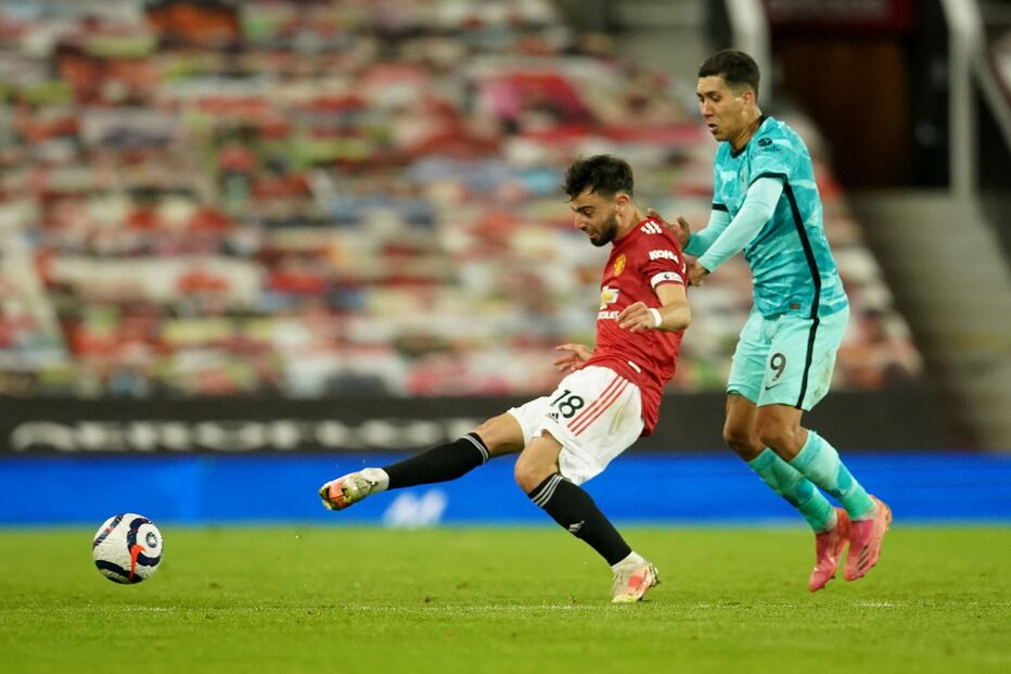Bruno Fernandes ainda adiantou United, mas Jota abriu caminho para vitória do Liverpool