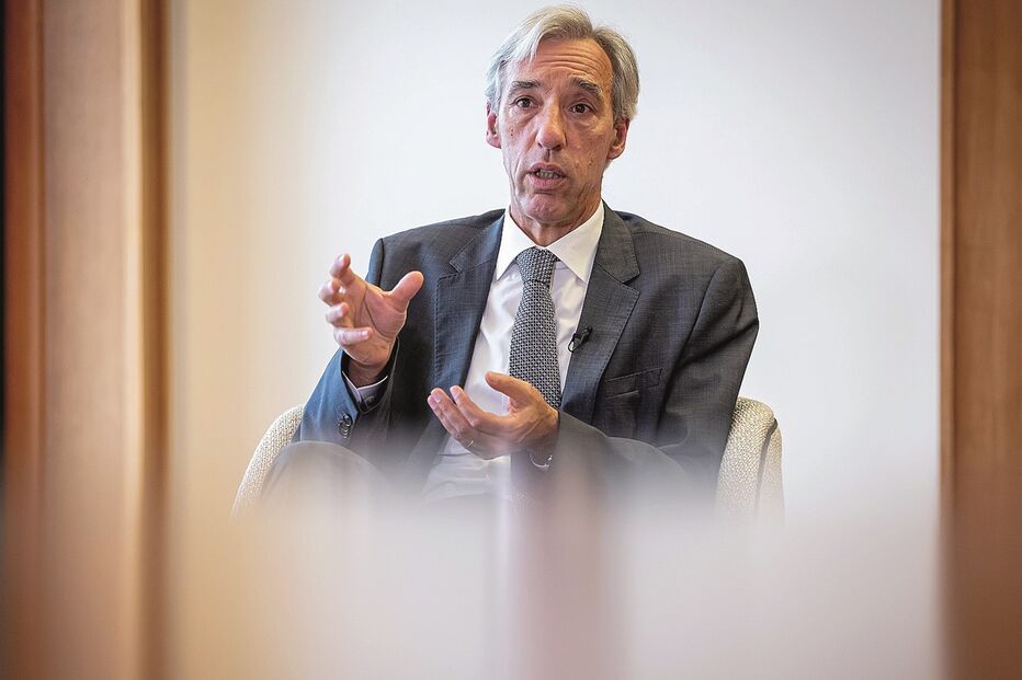 Militares de alta patente acusam o ministro da Defesa de impor “pontos de vista únicos” e de fazer “ameaças veladas”