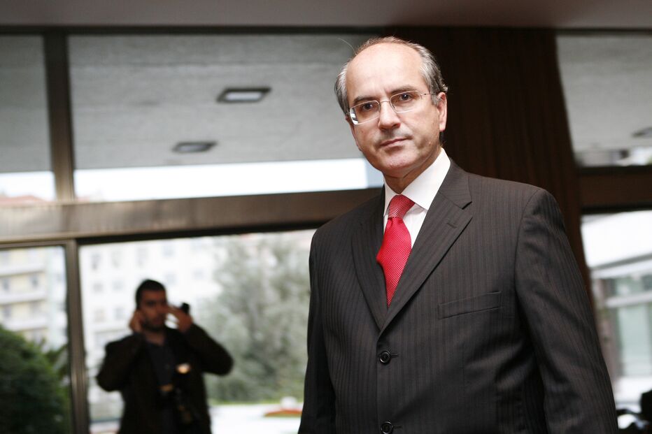 João Rendeiro , fundador e ex-presidente do BPP, terá ainda as contas bancárias e quatro casas arrestadas