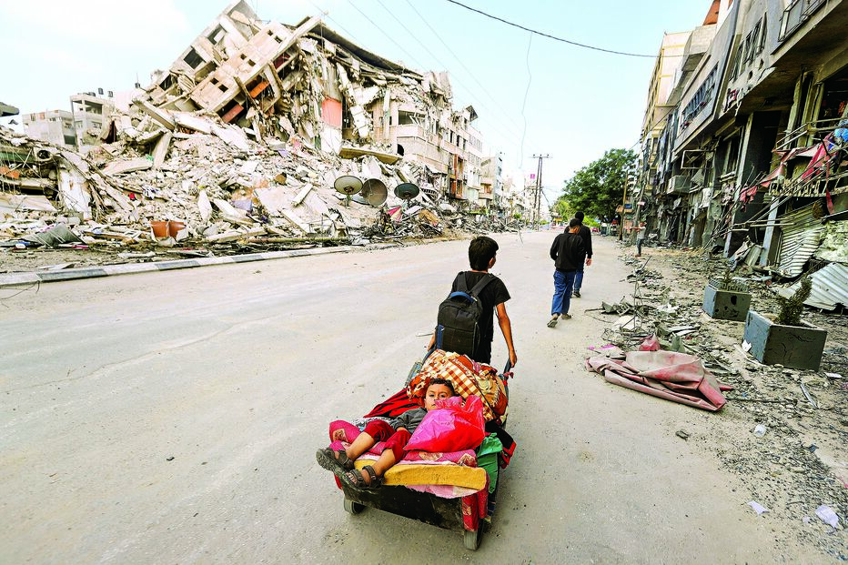 Bombas de Israel arrasam um território pobre e devastado 