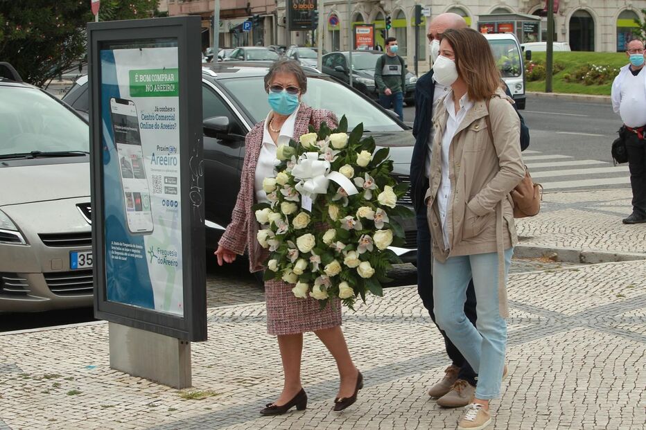 Vários rostos da televisão, teatro e cinema marcaram presença no último adeus à atriz Maria João Abreu, em Lisboa