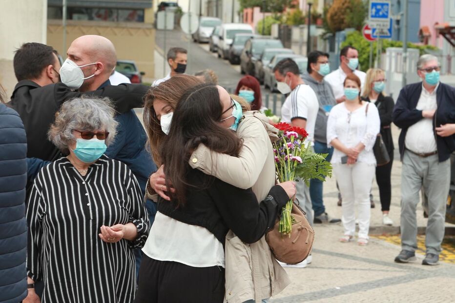Vários rostos da televisão, teatro e cinema marcaram presença no último adeus à atriz Maria João Abreu, em Lisboa