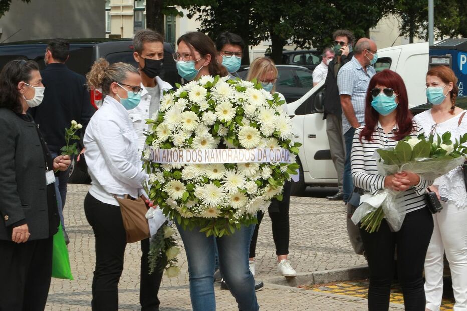 Vários rostos da televisão, teatro e cinema marcaram presença no último adeus à atriz Maria João Abreu, em Lisboa