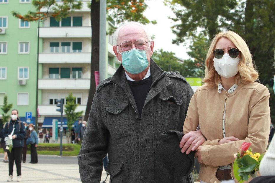 Vários rostos da televisão, teatro e cinema marcaram presença no último adeus à atriz Maria João Abreu, em Lisboa