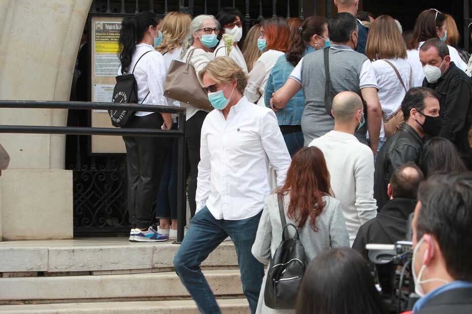 Vários rostos da televisão, teatro e cinema marcaram presença no último adeus à atriz Maria João Abreu, em Lisboa