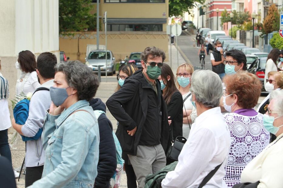 Vários rostos da televisão, teatro e cinema marcaram presença no último adeus à atriz Maria João Abreu, em Lisboa
