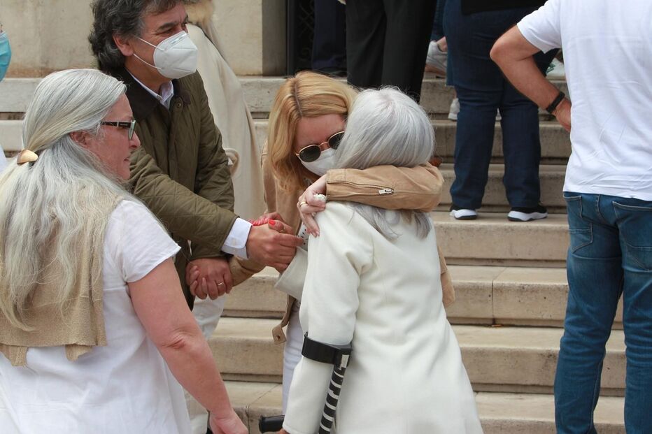 Vários rostos da televisão, teatro e cinema marcaram presença no último adeus à atriz Maria João Abreu, em Lisboa