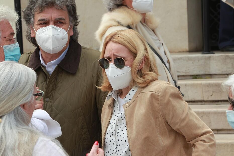 Vários rostos da televisão, teatro e cinema marcaram presença no último adeus à atriz Maria João Abreu, em Lisboa