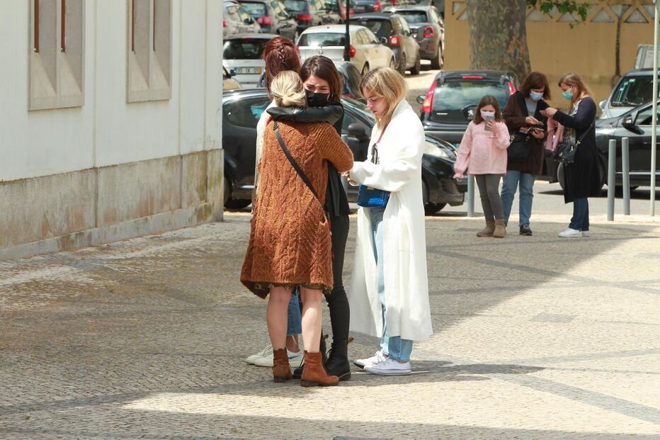 Vários rostos da televisão, teatro e cinema marcaram presença no último adeus à atriz Maria João Abreu, em Lisboa