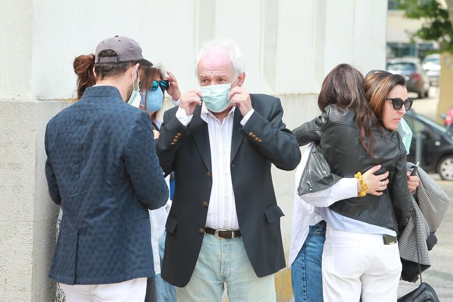 Vários rostos da televisão, teatro e cinema marcaram presença no último adeus à atriz Maria João Abreu, em Lisboa