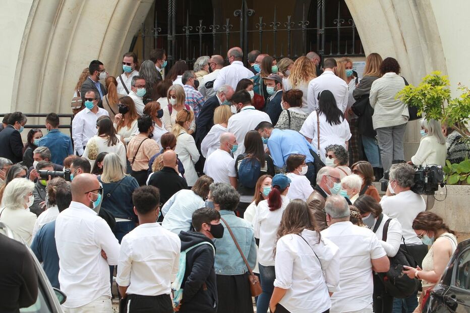 Vários rostos da televisão, teatro e cinema marcaram presença no último adeus à atriz Maria João Abreu, em Lisboa