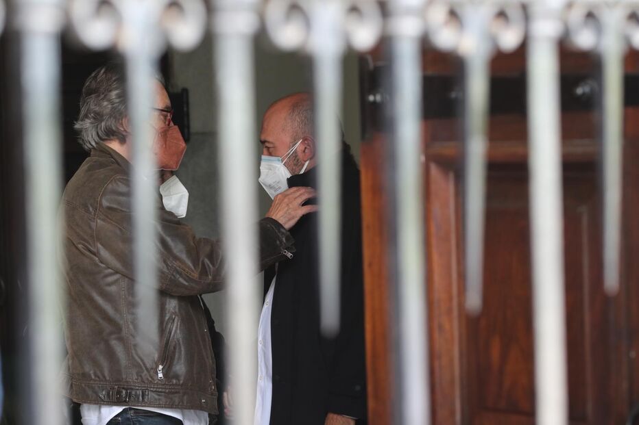 Vários rostos da televisão, teatro e cinema marcaram presença no último adeus à atriz Maria João Abreu, em Lisboa	