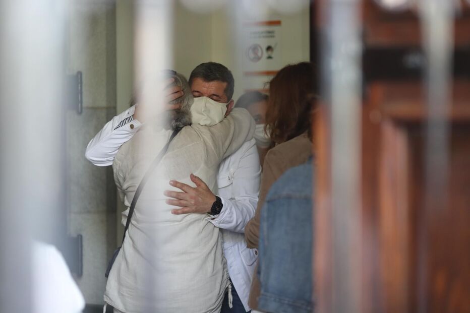 Vários rostos da televisão, teatro e cinema marcaram presença no último adeus à atriz Maria João Abreu, em Lisboa	