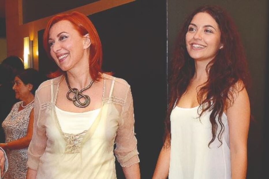  Maria João Abreu e Sara Barradas