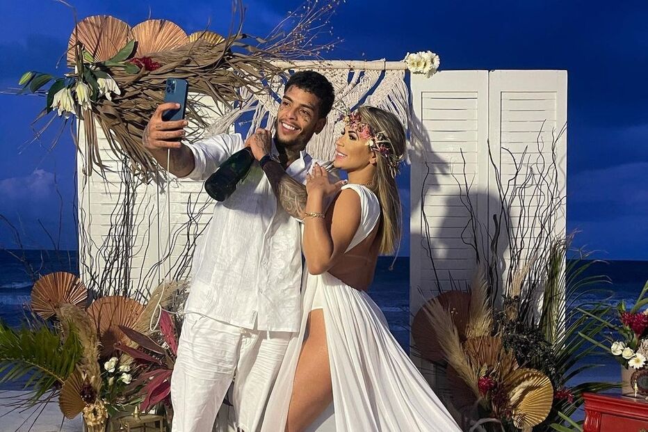 MC Kevin com a mulher, Deolane Bezerra